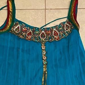 Indian Salwar Kameź that can be worn at a business casual or Indian party.